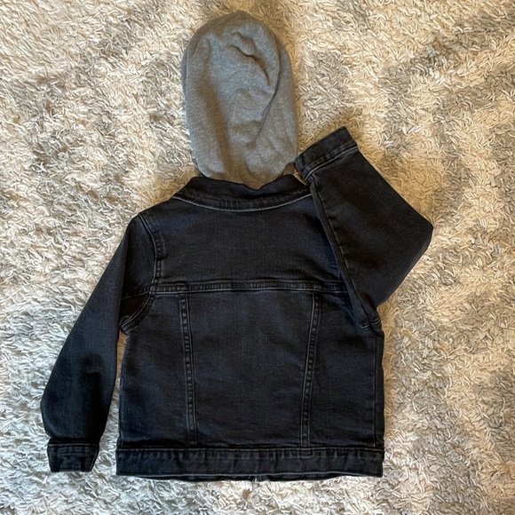 Old Navy Black Jean jacket with attached hood size 4T - Picture 3 of 4